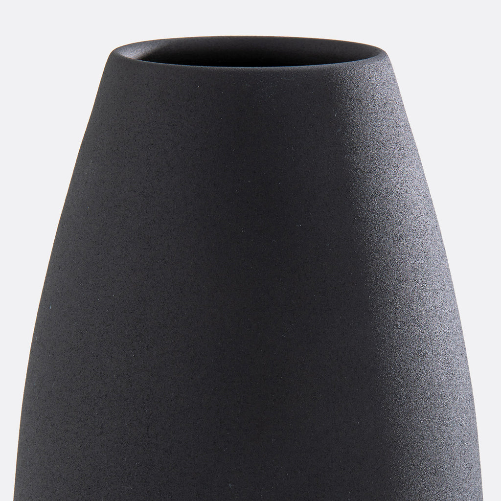 ANAIA Textured metal vase by La Redoute