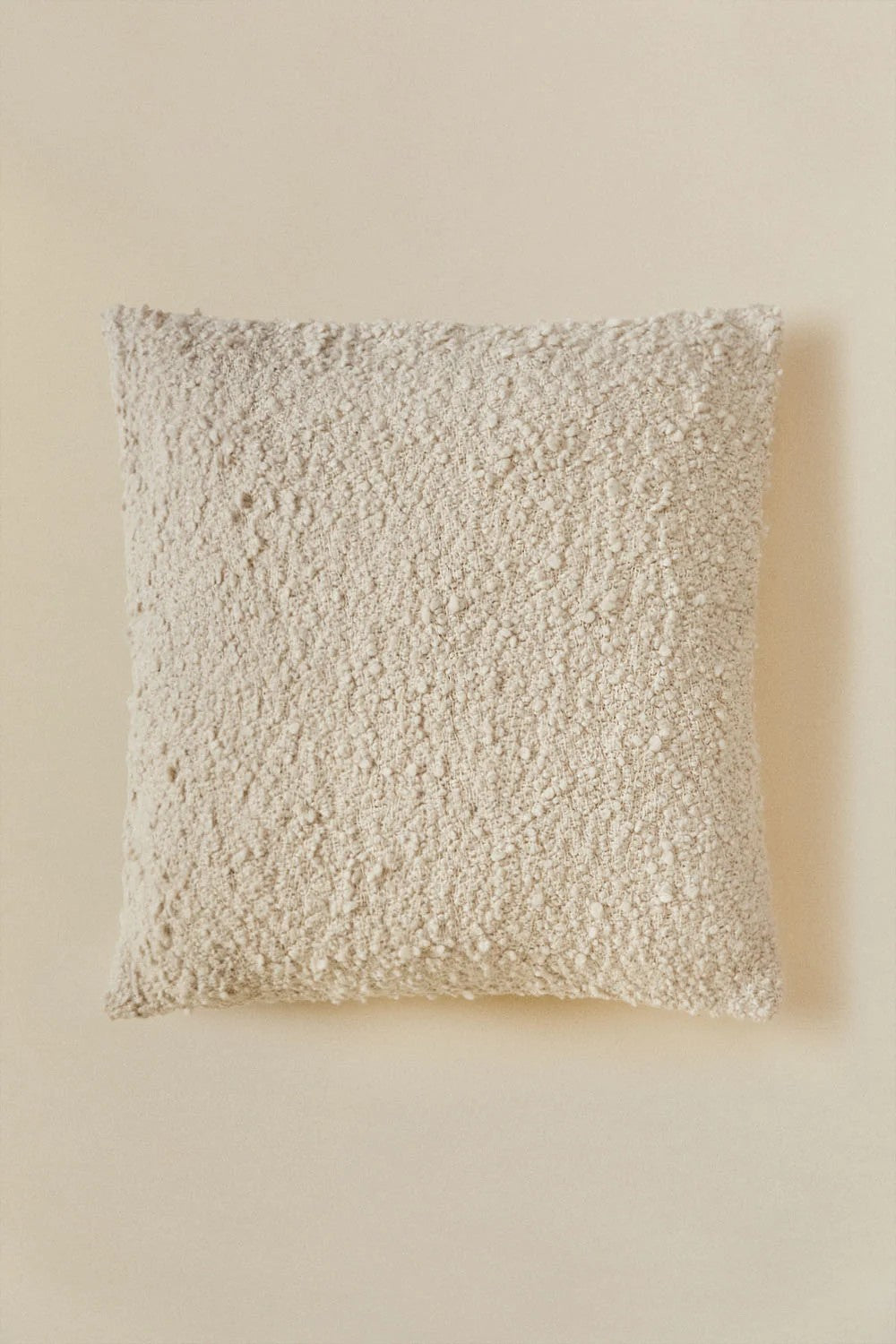 ZANERO  Square cushion in bouclé fabric by Sklum