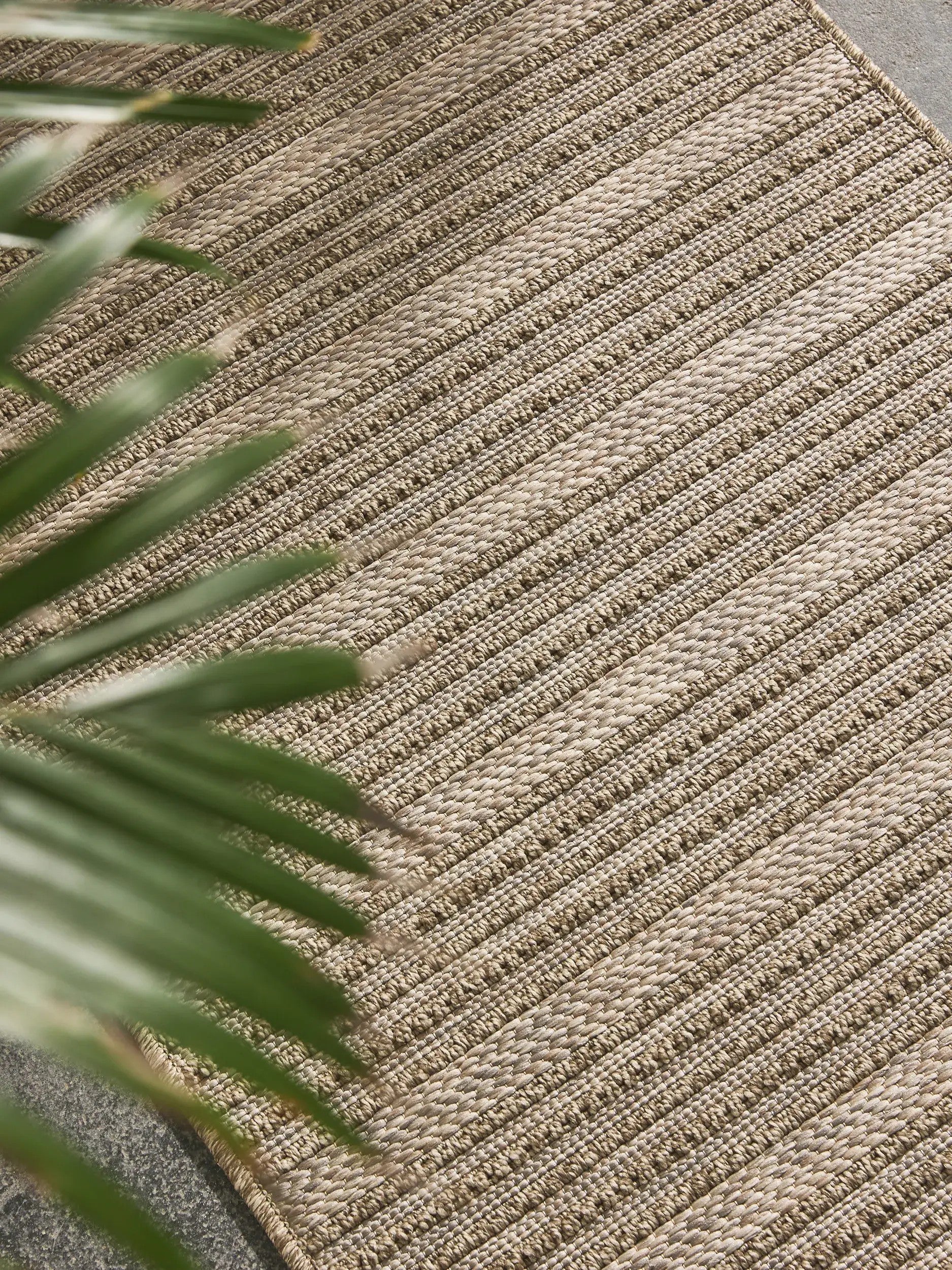 NEST NAOTO Carpet by Benuta